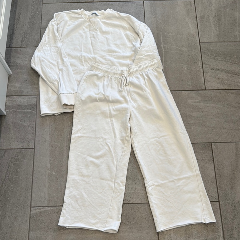 Zara Women’s Raw Hem Sweatshirt & Sweatpants, Sz L